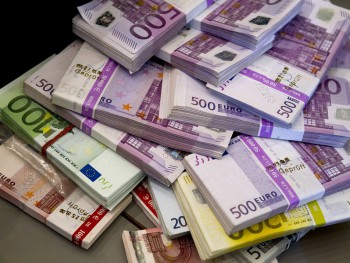 Россияне – лидеры по объему инвестиций для получения «золотой визы» в Испанию