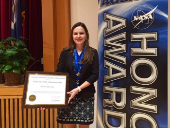 Профессор физики Университета Валенсии получила награду NASA